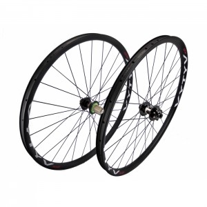 VYTYV XC 29 Carbon / Hope 4 Pro 6-bolt wheelset approx. 1475g on the lightest spokes